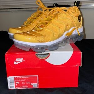 WOMENS NIKE AIR VAPORMAX PLUS